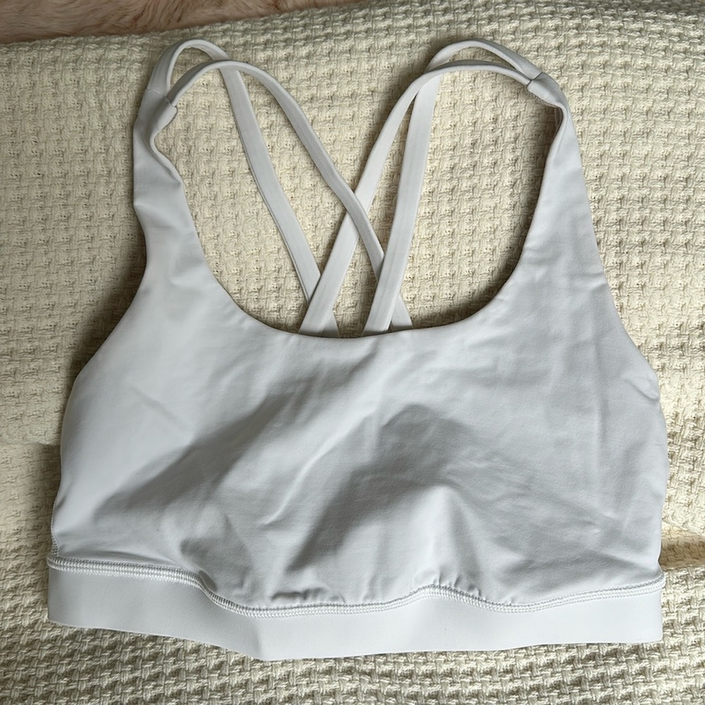 lululemon Energy Bra // Size 6 - EUC - STILL WHITE